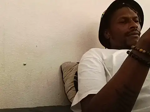 PharoahMoans4U's Live XXX Chat