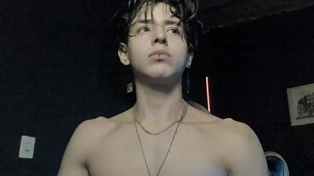 Angel_Miguel_1 Adlı Modelin Canlı XXX Sohbeti