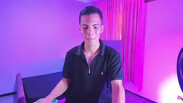 צ'אט XXX בשידור חי של Matiius18