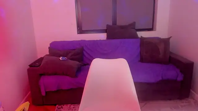 Mili_Kiss Adlı Modelin Canlı XXX Sohbeti