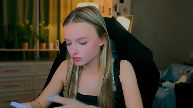evamoonis Adlı Modelin Canlı XXX Sohbeti