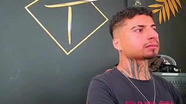 JuanCamiilo_66's Live XXX Chat