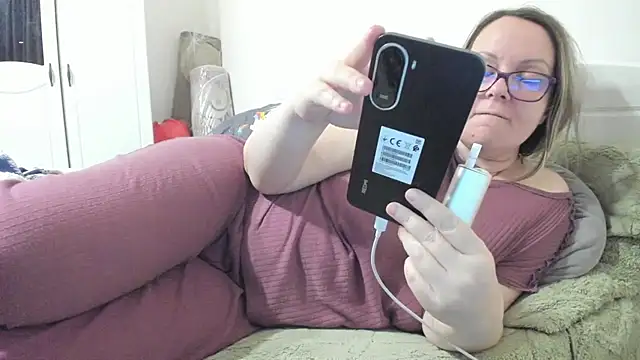wetladyjoy's Live XXX Chat
