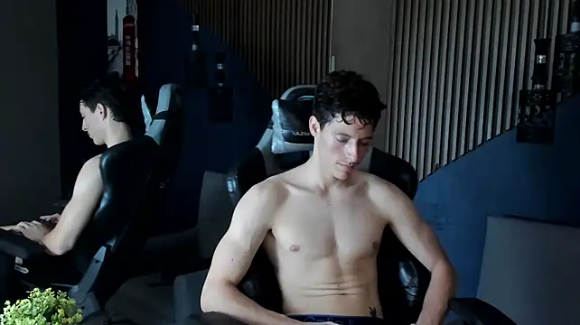 TheGhostforeeonss Chat XXX live