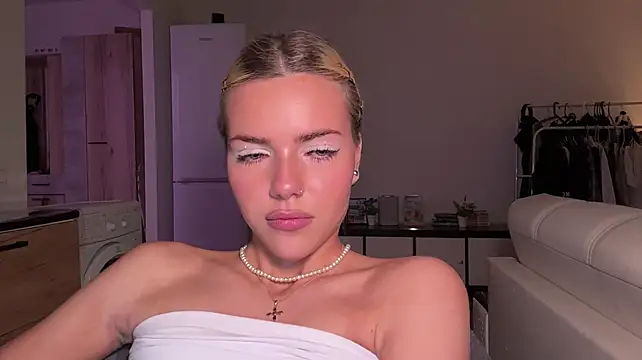 แชท XXX สดของ ChristelDuncombe