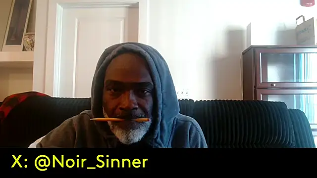 sinnernoir Adlı Modelin Canlı XXX Sohbeti