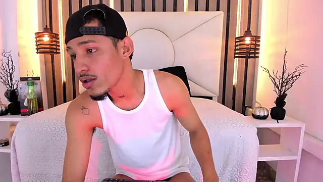 Camilo_Contreras1 Adlı Modelin Canlı XXX Sohbeti