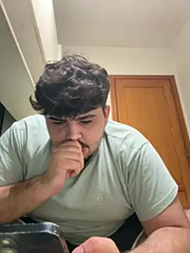 Yannick04 Live XXX-Chat