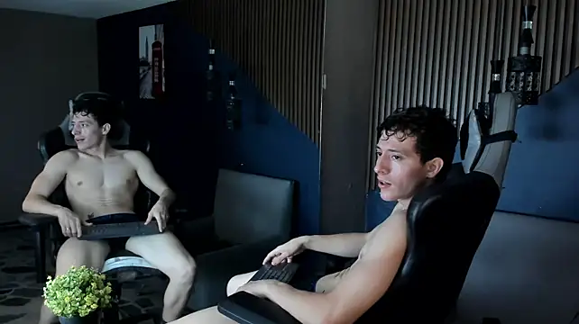 TheGhostforeeonss Chat XXX live