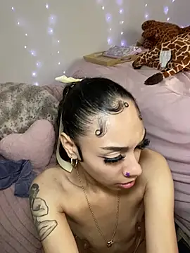 badbaby187 Adlı Modelin Canlı XXX Sohbeti