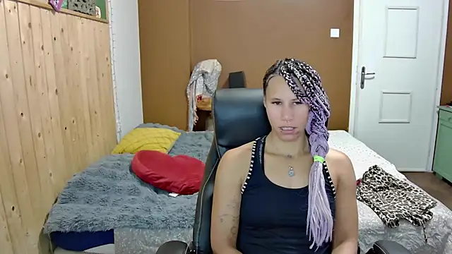 Онлайн чат XXX AaliyahHarris