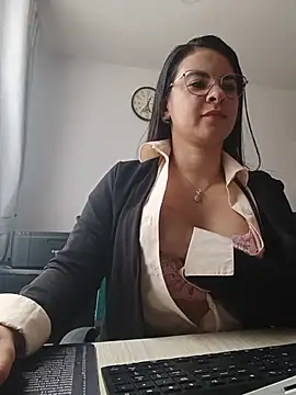 Czat XXX na żywo – Paolitha25