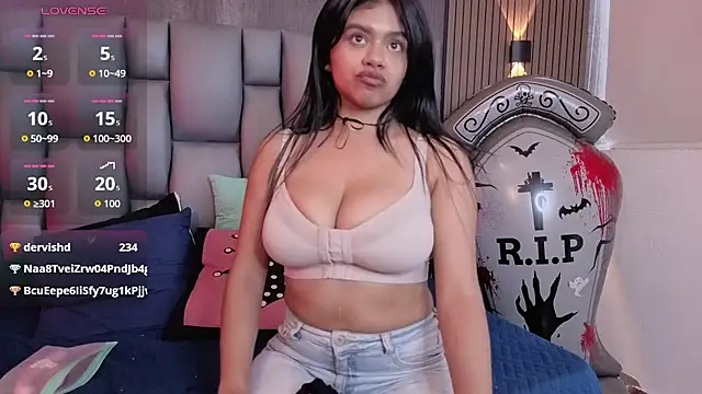 Chat +18 de Mia_monreau ao vivo