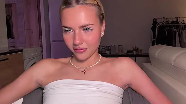 แชท XXX สดของ ChristelDuncombe