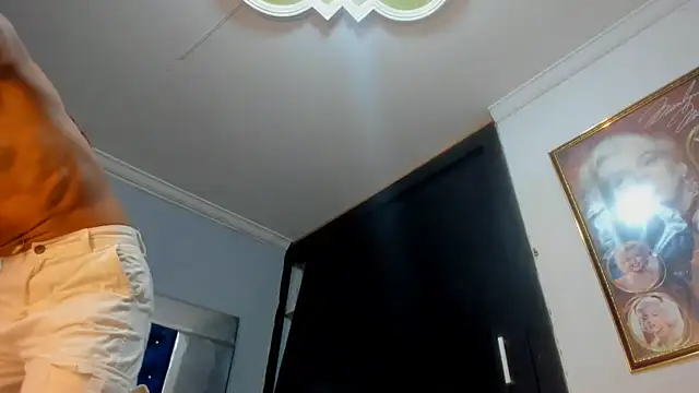 Chat +18 de Ciara_HotTs ao vivo