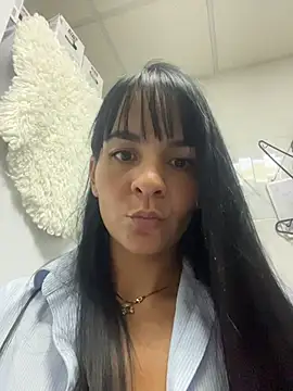 Chat XXX en directo de LuxeBrunetteXXX