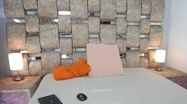 LunaySebastian's Live XXX Chat