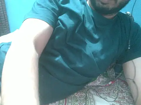 Precumboner Adlı Modelin Canlı XXX Sohbeti