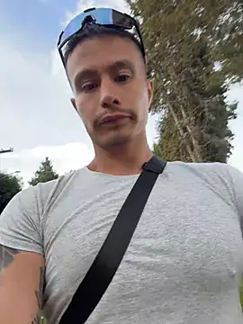 DOMINICKVEGAS77 – Naživo XXX chat