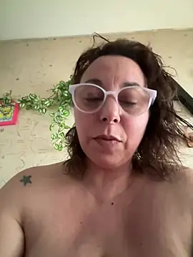 LupitaHaze's Live XXX Chat
