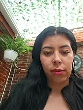 Luianna's Live XXX Chat