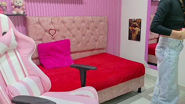 Pokazy przed kamerką – ZoeDiamond1