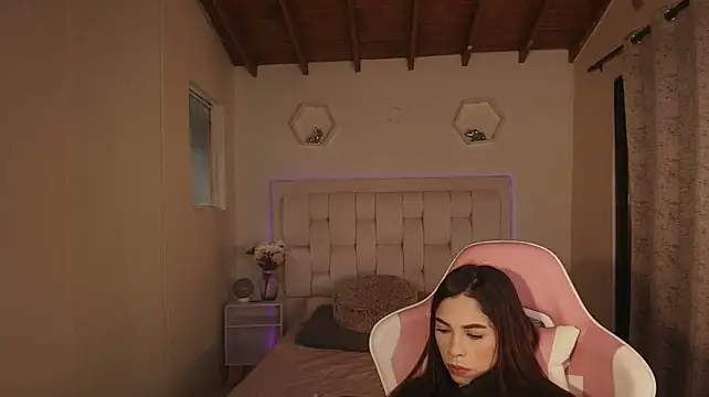 צ'אט XXX בשידור חי של shanakendal2