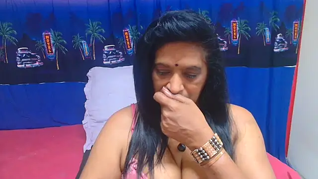 צ'אט XXX בשידור חי של INDIANFUSION