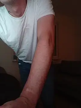 erikdanil's Live XXX Chat