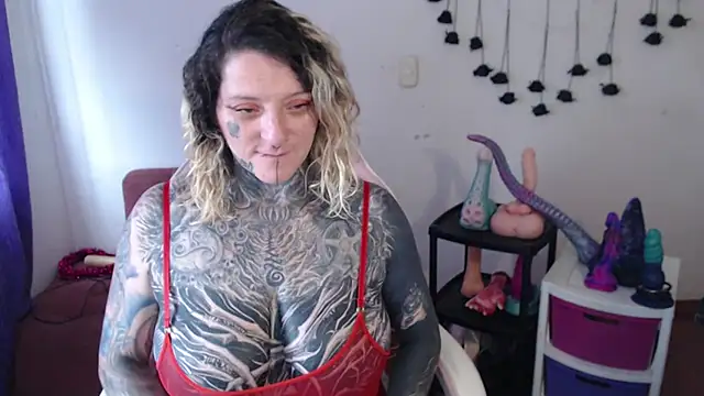 SLOPPYTITSS live XXX chat