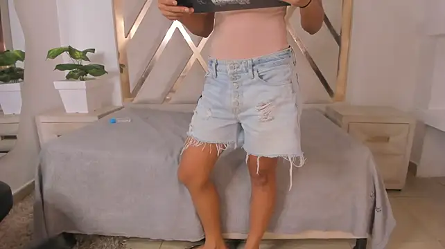 צ'אט XXX בשידור חי של angelkyraasm