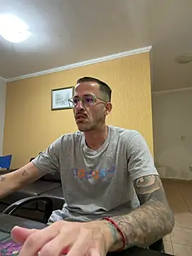 Chat +18 de MeladoDiMel ao vivo