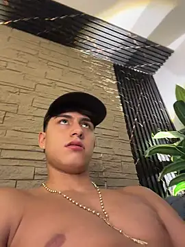 Lander_Cruz 即時 XXX 聊天
