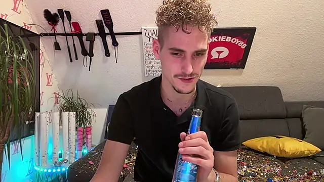 Czat XXX na żywo – Cookieboy88