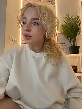 CurlyDaisy – Naživo XXX chat