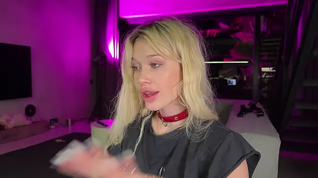 Živý XXX chat Golden_Aline