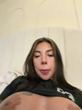 Chat +18 de karolvegaa ao vivo