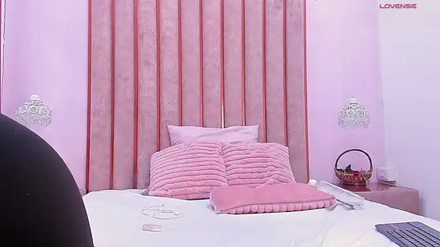 Chat +18 de LolitaaFlame ao vivo
