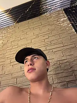 Lander_Cruz Live XXX-Chat