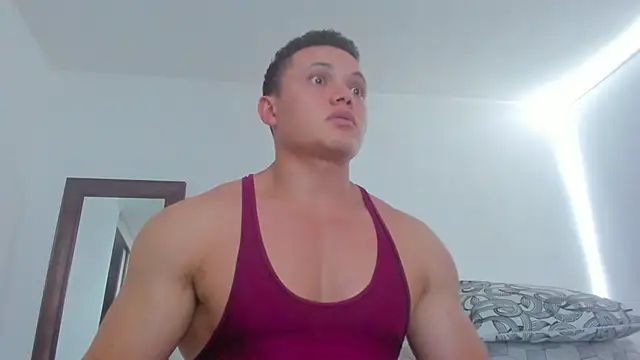 Chatroom XXX en direct de KingLevi01
