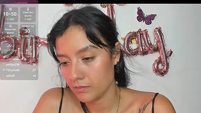 charlottekiss99のライブXXXチャット