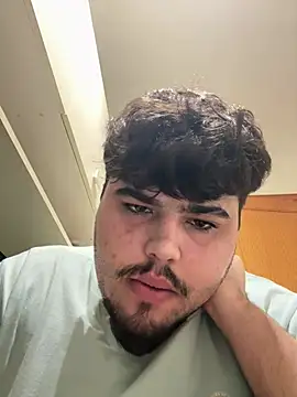 Yannick04 webcam show