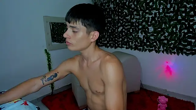 The_beby_guy live XXX chat