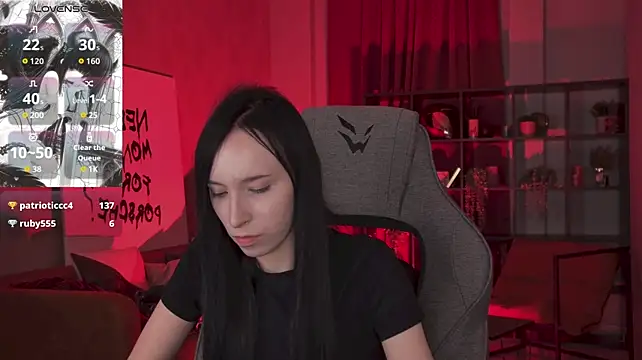 XXX chat uživo modela SeraphineSparda