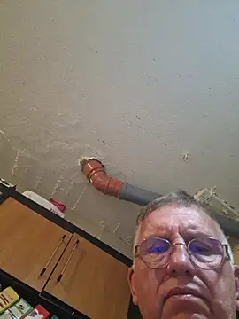 Robotnikm: απευθείας συνομιλία ΧΧΧ
