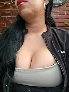 Luianna Chat XXX live