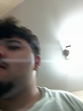 Yannick04 webkamerás műsora