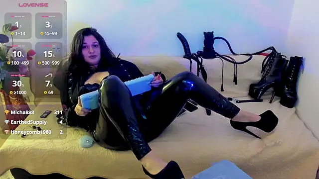 XXX chat uživo modela Laura_sinner