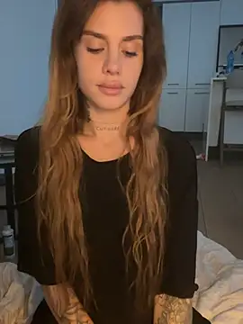 EmiliaCatalina 现场XXX聊天