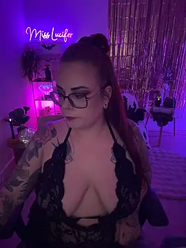 Chat XXX en directo de Miss_Lucifer6